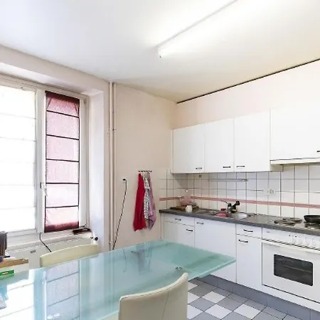 La Maison Des Amis - A