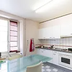 La Maison Des Amis - A